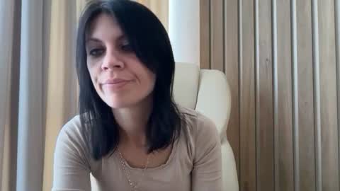 Snapshot of injaathome chatting on 09/26/25, 06:28 InjaAtHome online show from 09/26/25, 06:28