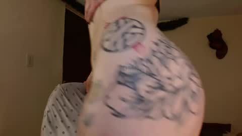 Snapshot of inked_val chatting on 01/05/26, 05:27 Valerie online show from 01/05/26, 05:27