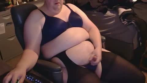 Madelaine online show from 12/21/25, 03:41