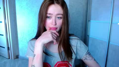 Lina online show from 02/23/25, 12:48