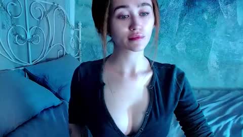 Lina online show from 10/30/25, 01:07