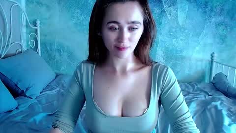 Lina online show from 11/24/25, 03:34