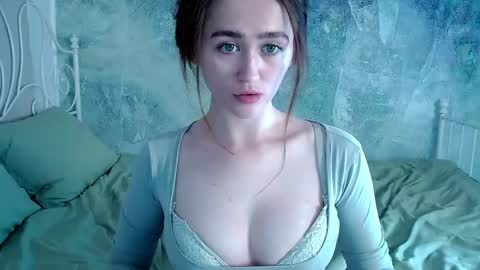 Lina online show from 05/13/26, 10:34