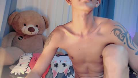 Snapshot of innocent_twinkxx chatting on 12/16/24, 10:03 calvin online show from 12/16/24, 10:03