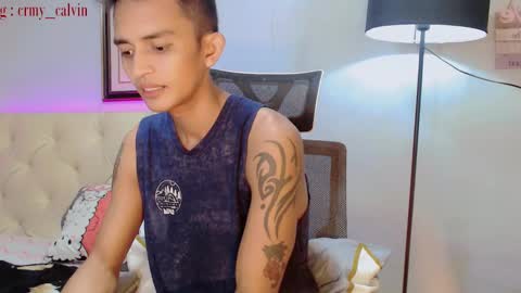Snapshot of innocent_twinkxx chatting on 12/22/24, 08:36 calvin online show from 12/22/24, 08:36