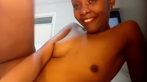 Snapshot of innocentcuteface chatting on 12/02/24, 03:36 Amber online show from 12/02/24, 03:36