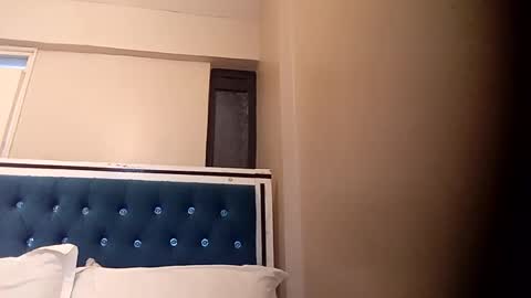 Snapshot of innocentcuteface chatting on 02/23/25, 04:57 Amber online show from 02/23/25, 04:57