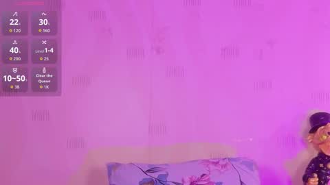 Snapshot of innocenthazel chatting on 02/18/26, 02:40 innocenthazel online show from 02/18/26, 02:40