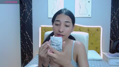 Snapshot of inocent_luna chatting on 02/11/26, 01:43 Luna moon online show from 02/11/26, 01:43