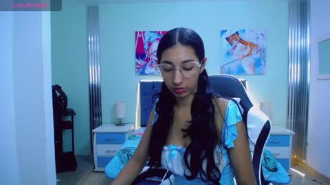 Snapshot of inocent_luna chatting on 05/23/26, 01:44 Luna moon online show from 05/23/26, 01:44