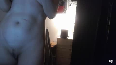 Snapshot of insatiable_veronica chatting on 11/18/25, 04:44 insatiable_veronica online show from 11/18/25, 04:44