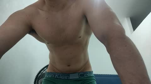 Snapshot of insistente chatting on 02/05/26, 11:37 INSTAGRAM camilodlx online show from 02/05/26, 11:37