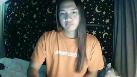 Snapshot of insulting_whoreifica chatting on 12/31/24, 01:15 MAXINE online show from 12/31/24, 01:15