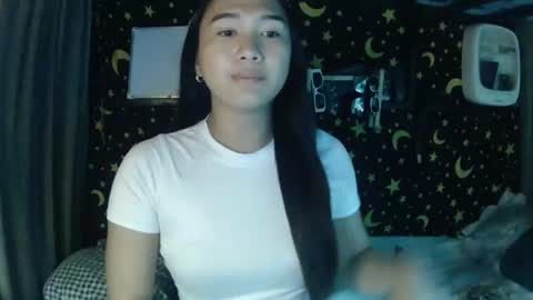 Snapshot of insulting_whoreifica chatting on 12/20/25, 11:12 MAXINE online show from 12/20/25, 11:12