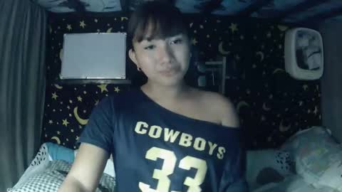 Snapshot of insulting_whoreifica chatting on 02/22/26, 04:27 MAXINE online show from 02/22/26, 04:27