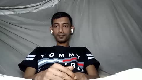 interne8famous online show from 11/11/25, 08:14