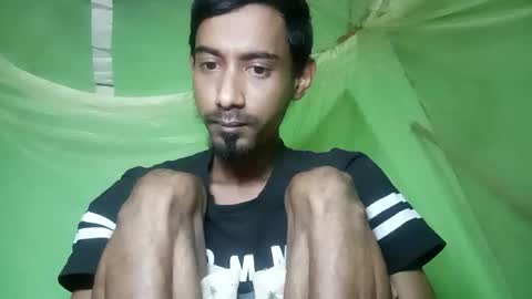 interne8famous online show from 01/12/26, 11:04