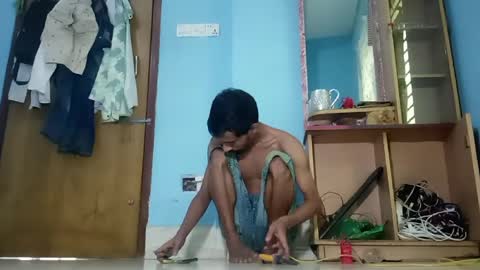 interne8famous online show from 04/02/26, 06:33