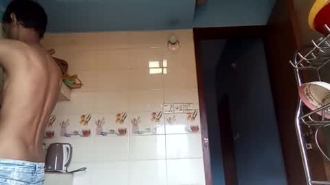 interne8famous online show from 04/16/26, 07:53