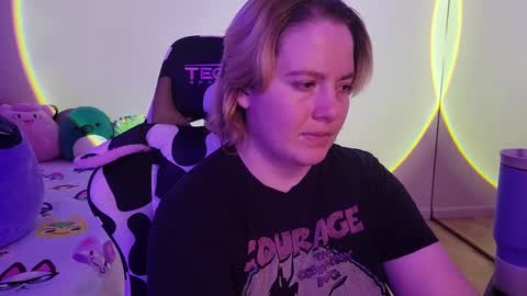 Snapshot of internetfairy_xo chatting on 01/30/25, 03:44 Faye online show from 01/30/25, 03:44