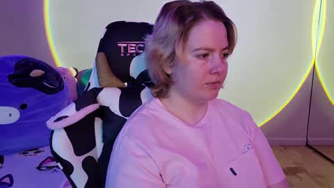 Snapshot of internetfairy_xo chatting on 01/31/25, 02:48 Faye online show from 01/31/25, 02:48