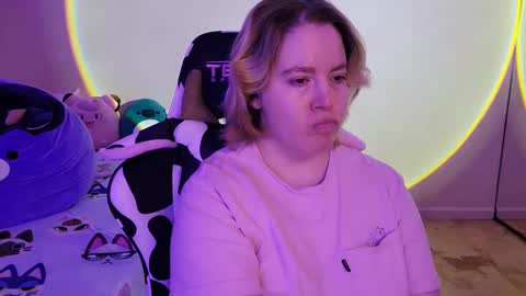 Snapshot of internetfairy_xo chatting on 02/27/25, 07:12 Faye online show from 02/27/25, 07:12