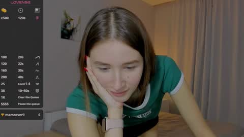 Snapshot of internetsexplorer chatting on 01/22/25, 07:34 Bernadette  Join  online show from 01/22/25, 07:34