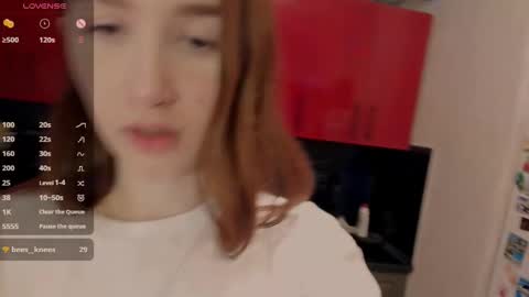 Snapshot of internetsexplorer chatting on 03/12/25, 12:36 Bernadette  Join  online show from 03/12/25, 12:36