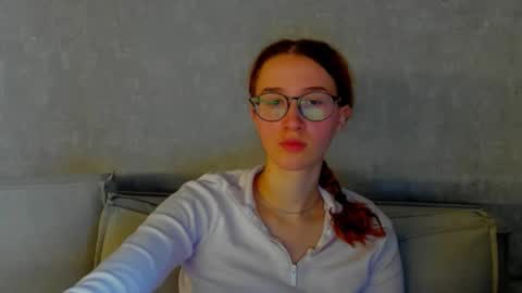 Snapshot of internetsexplorer chatting on 03/29/26, 04:23 Bernadette Join online show from 03/29/26, 04:23