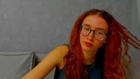 Snapshot of internetsexplorer chatting on 04/04/26, 10:18 Bernadette Join online show from 04/04/26, 10:18