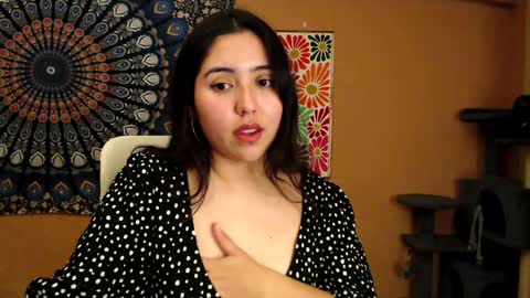 Snapshot of intimatetales chatting on 01/05/25, 05:09 Africa online show from 01/05/25, 05:09