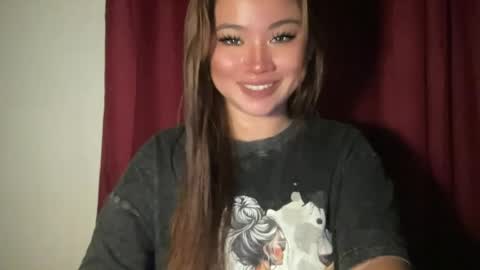 Snapshot of into_the_nightxxx chatting on 06/14/26, 02:35 KATH online show from 06/14/26, 02:35