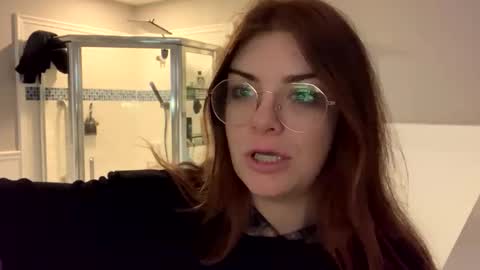 Snapshot of intothewoodswego chatting on 10/27/25, 02:10 IntoTheWoodsWeGo online show from 10/27/25, 02:10