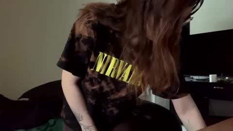 Snapshot of intothewoodswego chatting on 02/25/26, 12:15 IntoTheWoodsWeGo online show from 02/25/26, 12:15