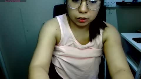 Snapshot of introvertshytype_2011 chatting on 01/13/25, 12:41 Introvertshytype 2011 online show from 01/13/25, 12:41