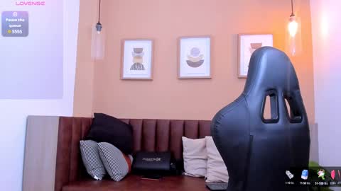 Snapshot of iori_21 chatting on 12/10/24, 12:27 iori online show from 12/10/24, 12:27