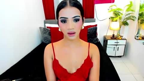 Snapshot of irina_woodshakylishxx chatting on 05/05/26, 10:40 IRINAA online show from 05/05/26, 10:40