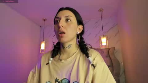 iris_77 online show from 12/16/25, 05:51