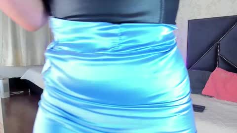 Snapshot of iris_bells chatting on 11/21/25, 03:54 Queen Iris online show from 11/21/25, 03:54