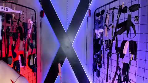 Snapshot of iris_cinthia_bdsm chatting on 07/05/26, 03:02 iris_cinthia_bdsm online show from 07/05/26, 03:02