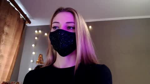 Lily online show from 12/22/25, 12:02