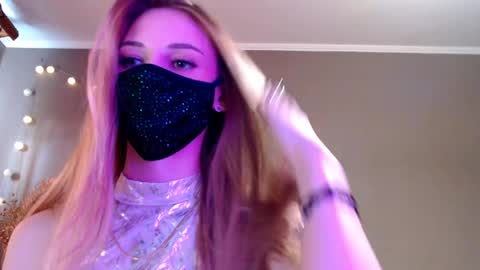 Lily online show from 05/03/26, 04:02
