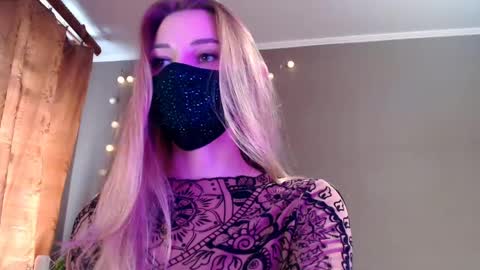 Lily online show from 05/12/26, 02:14