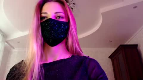 Lily online show from 06/19/26, 05:28