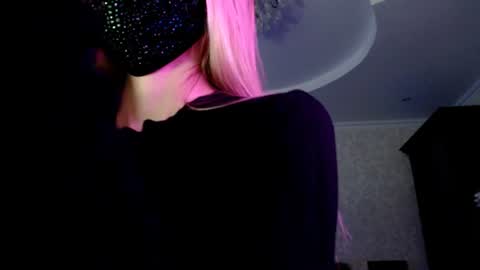 Lily online show from 07/28/26, 06:20