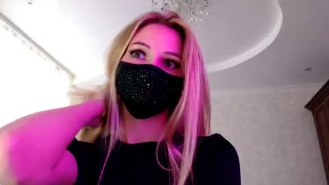 Lily online show from 08/03/26, 12:32