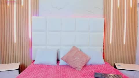 Iris online show from 10/28/25, 04:27