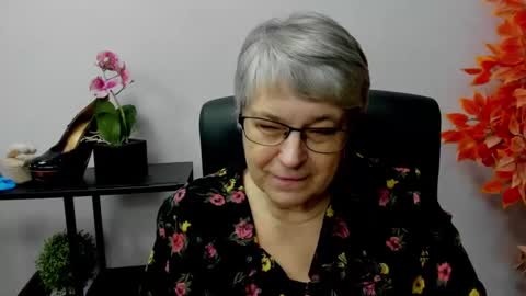 Snapshot of iris_xdesire chatting on 12/02/24, 10:50 I R I S online show from 12/02/24, 10:50