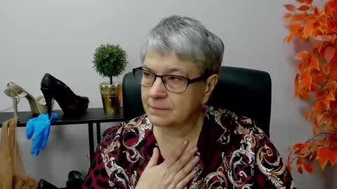 Snapshot of iris_xdesire chatting on 12/19/24, 07:29 I R I S online show from 12/19/24, 07:29