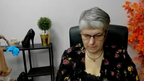 Snapshot of iris_xdesire chatting on 12/30/24, 01:25 I R I S online show from 12/30/24, 01:25